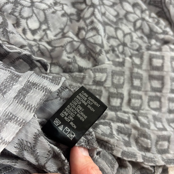 Casual Express Women Gray Floral Embroidery Open Cardigan Sweater M Lightweight - Picture 7 of 7